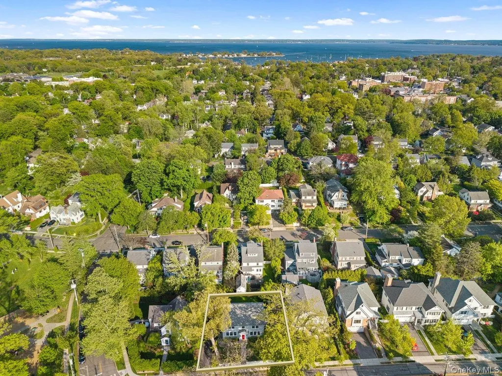 3 Vanderburgh Avenue Larchmont NY 10538