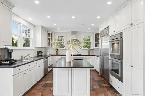 3 Vanderburgh Avenue Larchmont NY 10538
