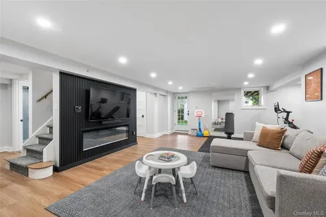 3 Vanderburgh Avenue Larchmont NY 10538