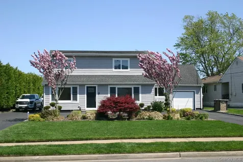 121 Ocean Avenue Massapequa NY 11758