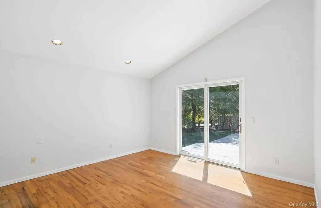 57 Bellows Terrace Hampton Bays NY 11946