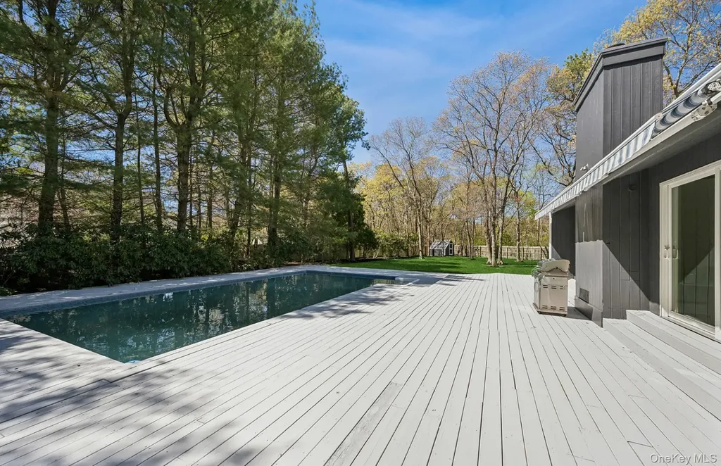 57 Bellows Terrace Hampton Bays NY 11946