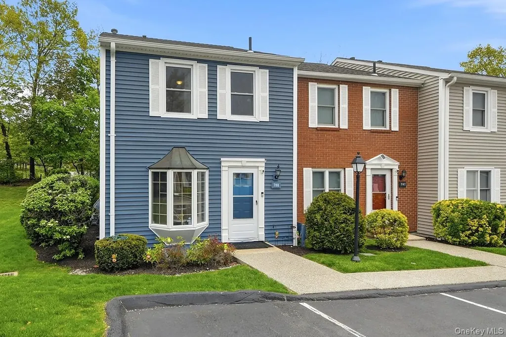 708 Mallard Way Peekskill NY 10566