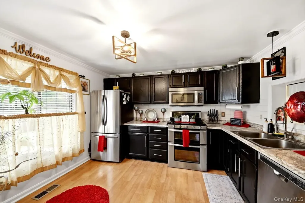 708 Mallard Way Peekskill NY 10566