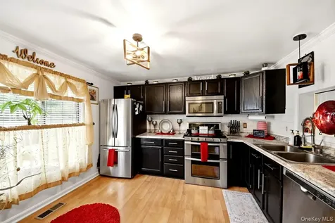 708 Mallard Way Peekskill NY 10566