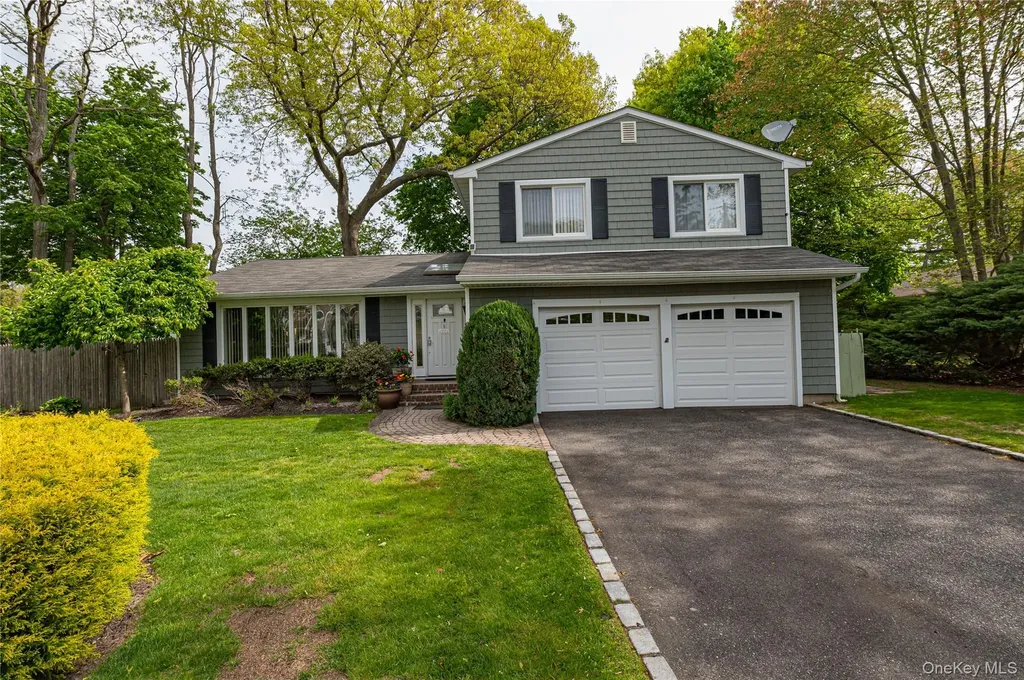 17 Lodge Lane Miller Place NY 11764