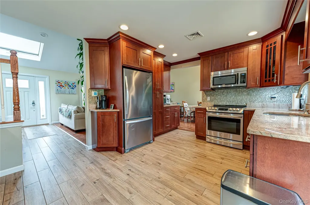 17 Lodge Lane Miller Place NY 11764