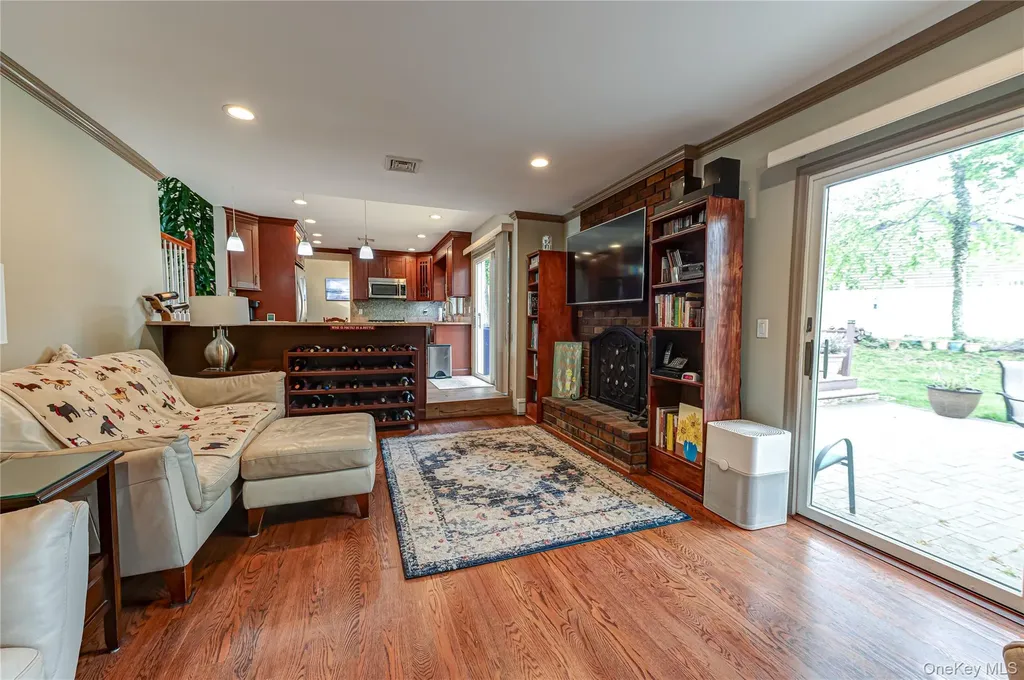 17 Lodge Lane Miller Place NY 11764