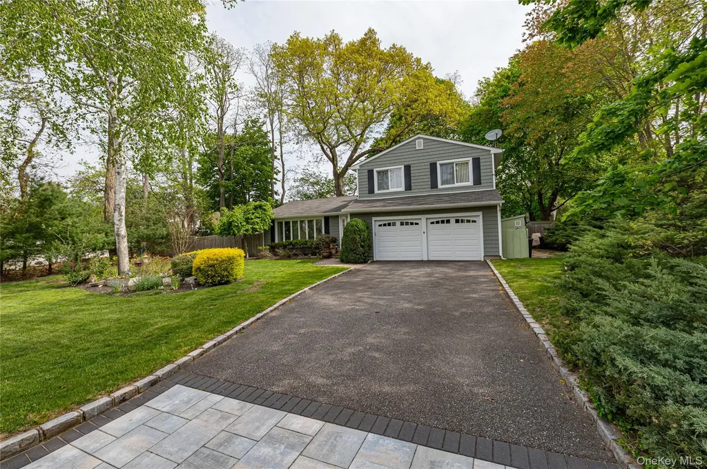 17 Lodge Lane Miller Place NY 11764