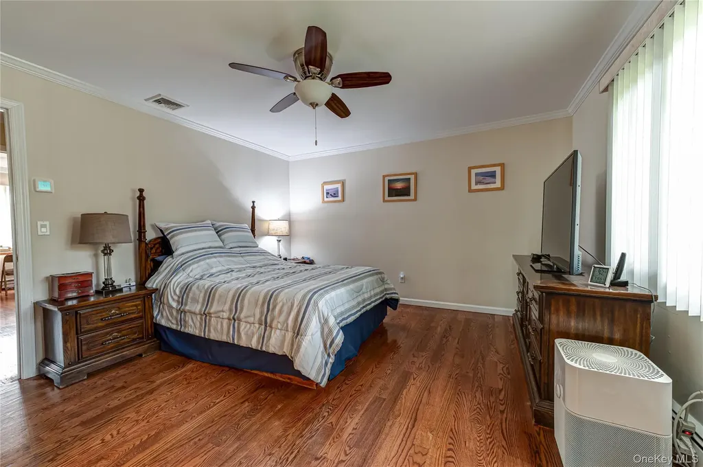 17 Lodge Lane Miller Place NY 11764