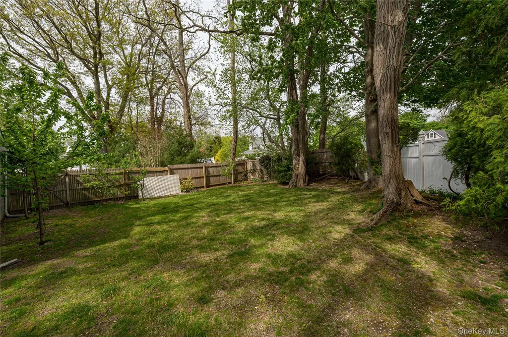 17 Lodge Lane Miller Place NY 11764
