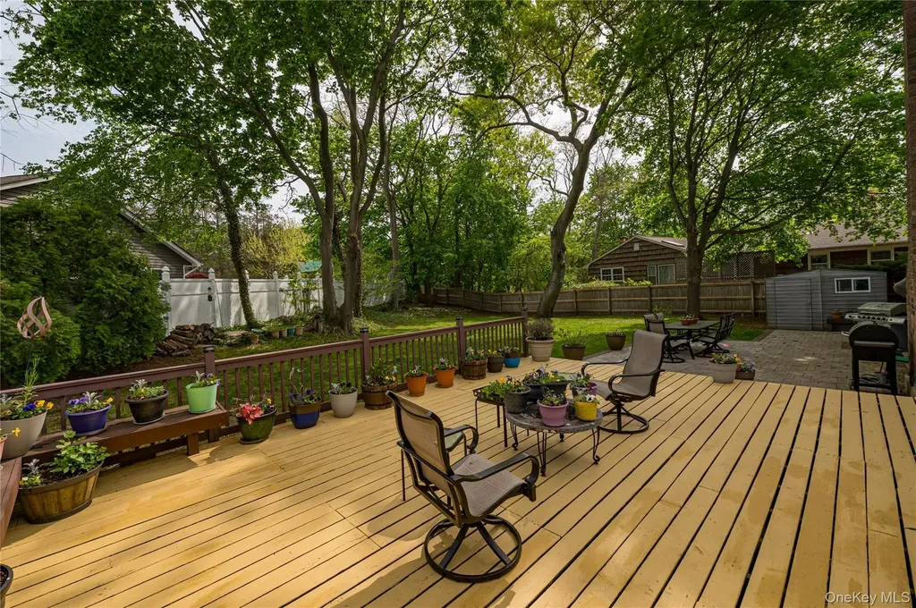 17 Lodge Lane Miller Place NY 11764