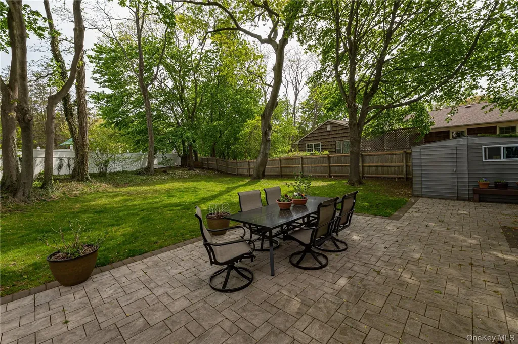 17 Lodge Lane Miller Place NY 11764