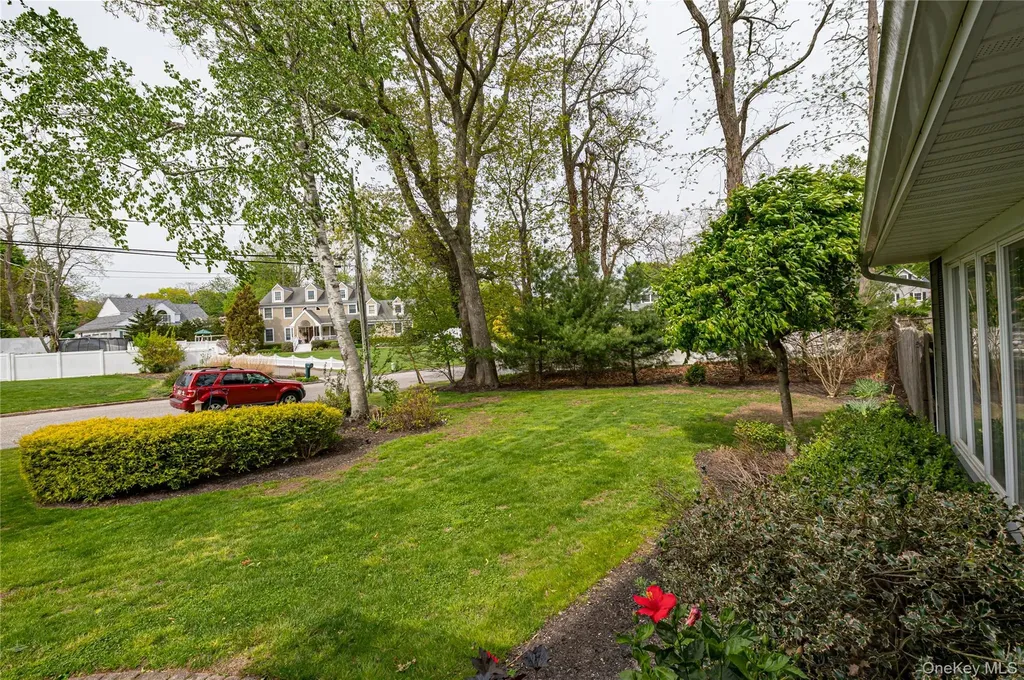 17 Lodge Lane Miller Place NY 11764