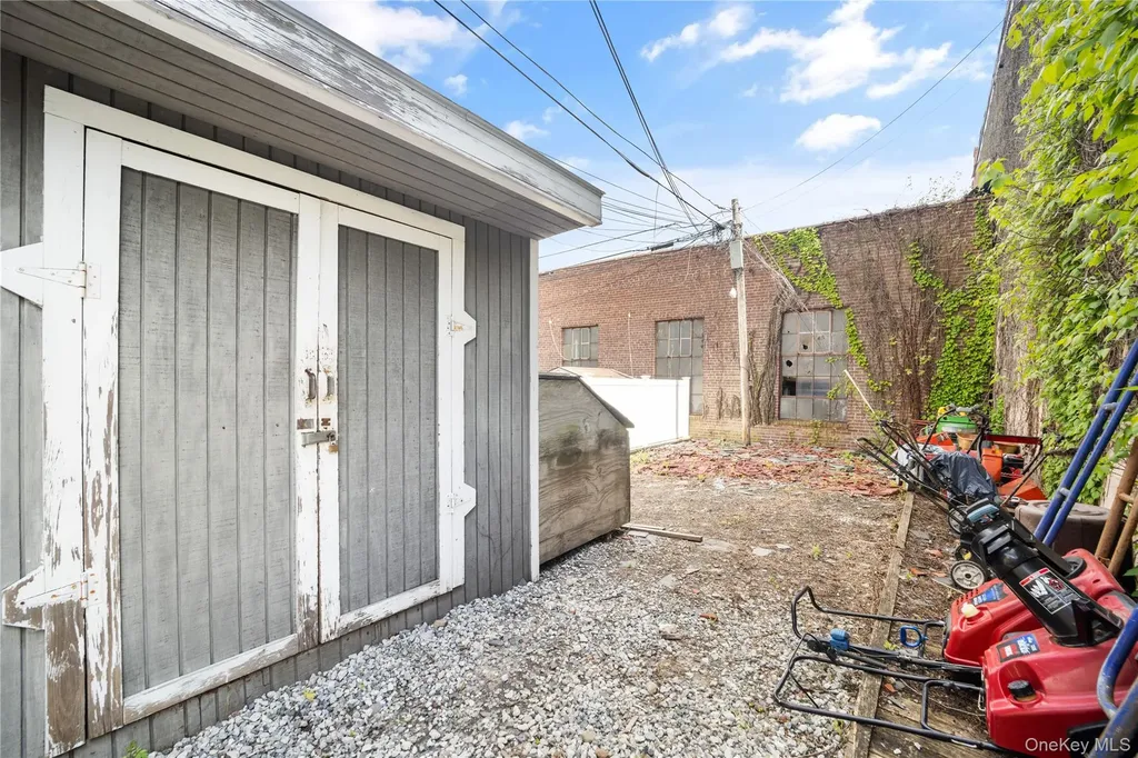 75-01 88th Street Glendale NY 11385