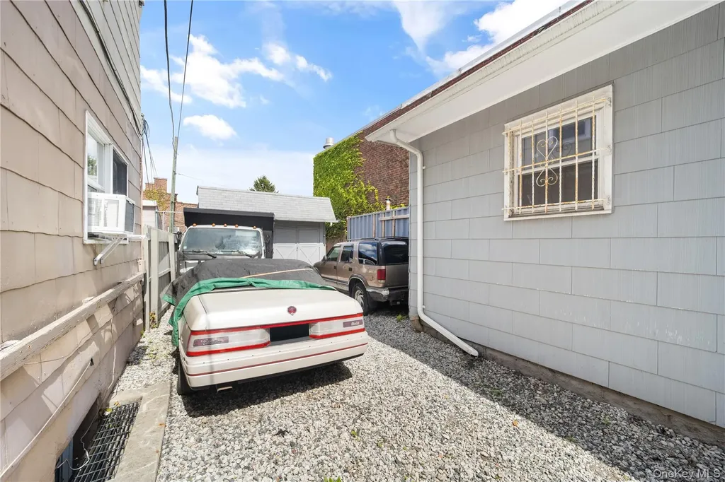 75-01 88th Street Glendale NY 11385