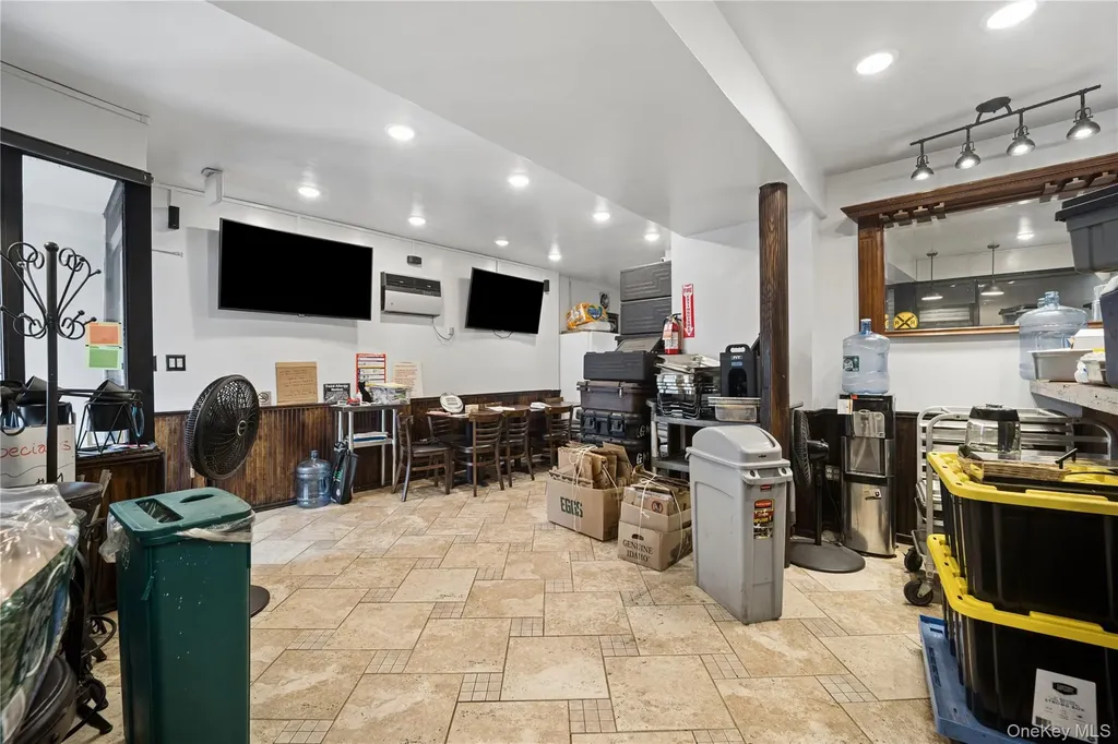 75-01 88th Street Glendale NY 11385
