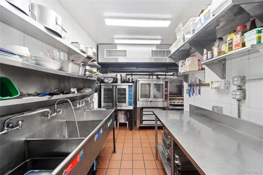 75-01 88th Street Glendale NY 11385