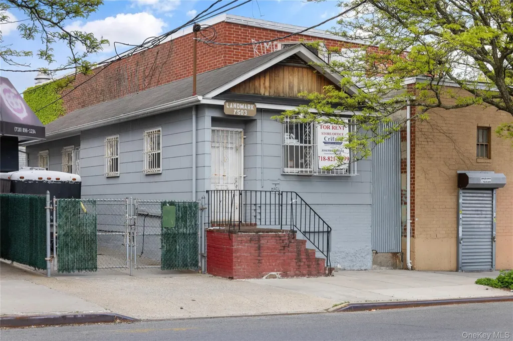75-01 88th Street Glendale NY 11385