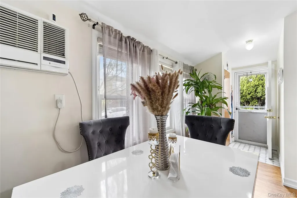 75-01 88th Street Glendale NY 11385