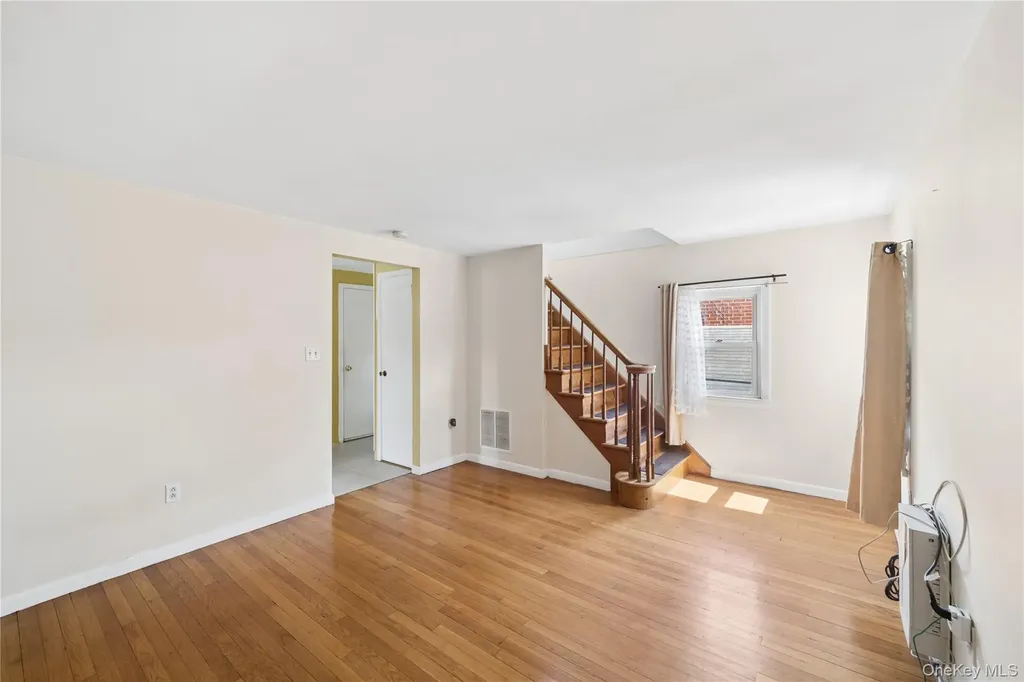 75-01 88th Street Glendale NY 11385