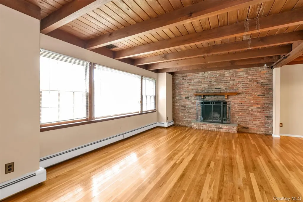 21 Beech Place Huntington NY 11743