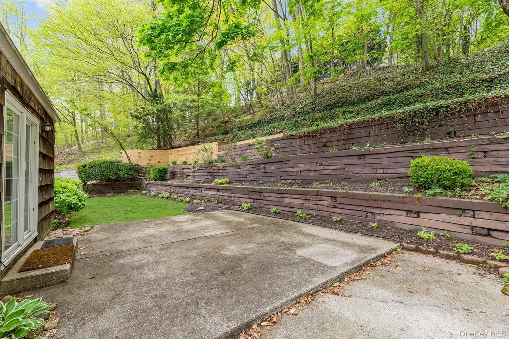 21 Beech Place Huntington NY 11743