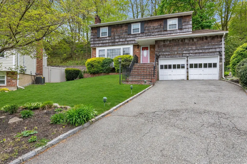 21 Beech Place Huntington NY 11743