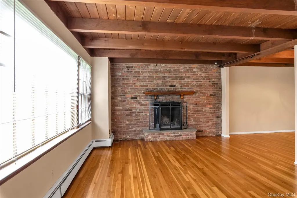21 Beech Place Huntington NY 11743