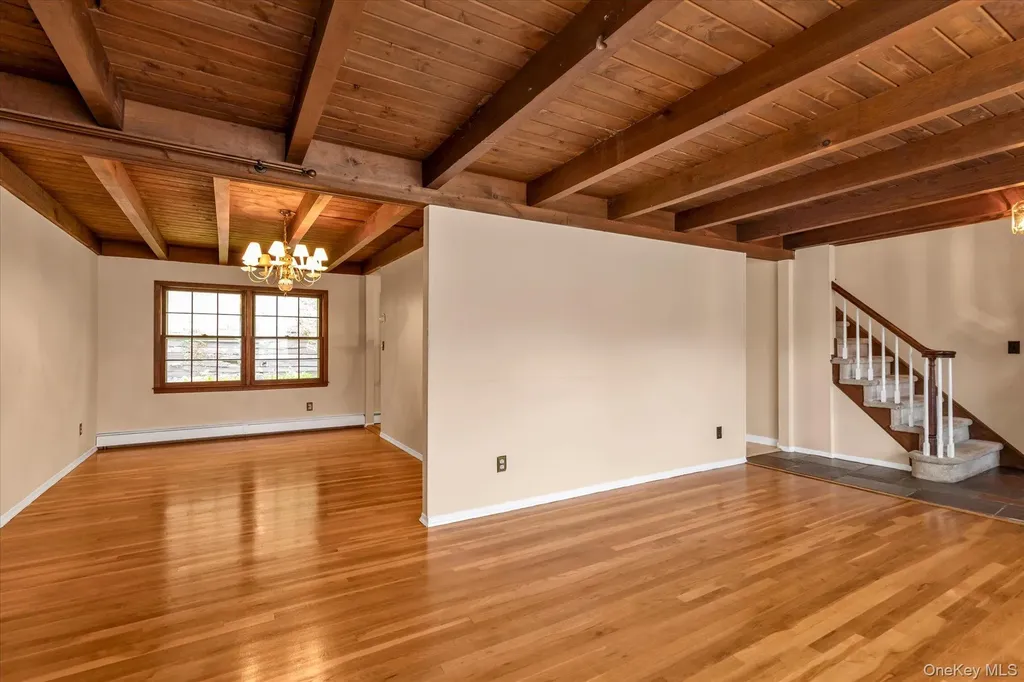 21 Beech Place Huntington NY 11743