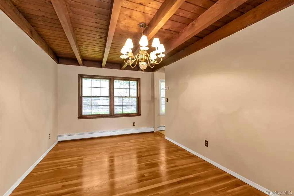 21 Beech Place Huntington NY 11743