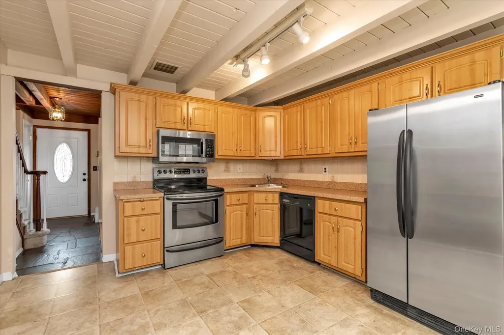 21 Beech Place Huntington NY 11743
