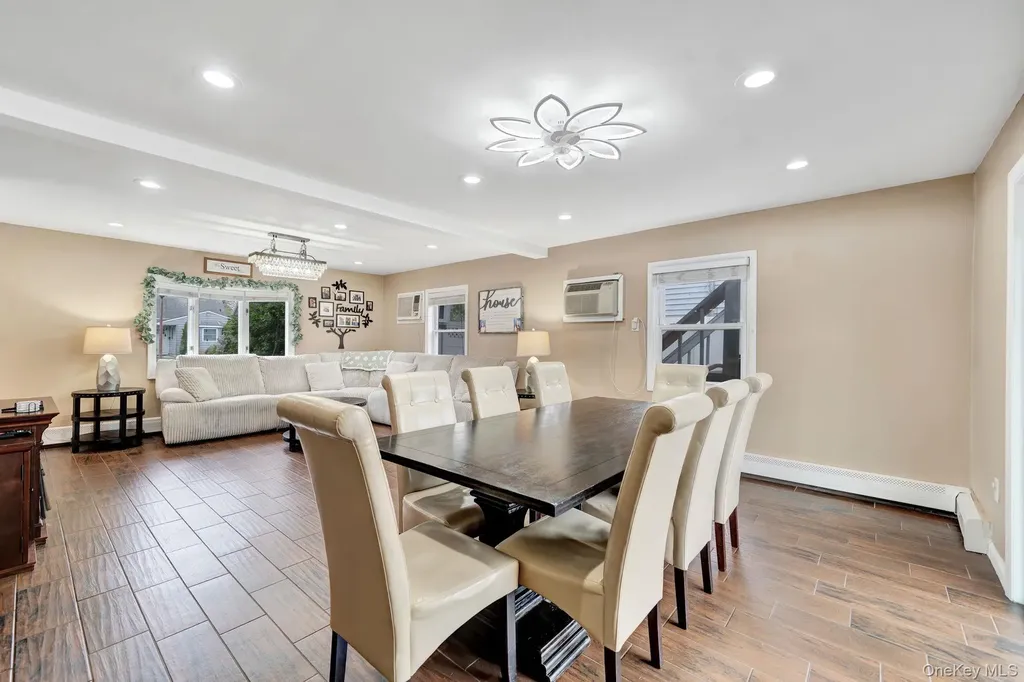 226 Old Farm Road Levittown NY 11756