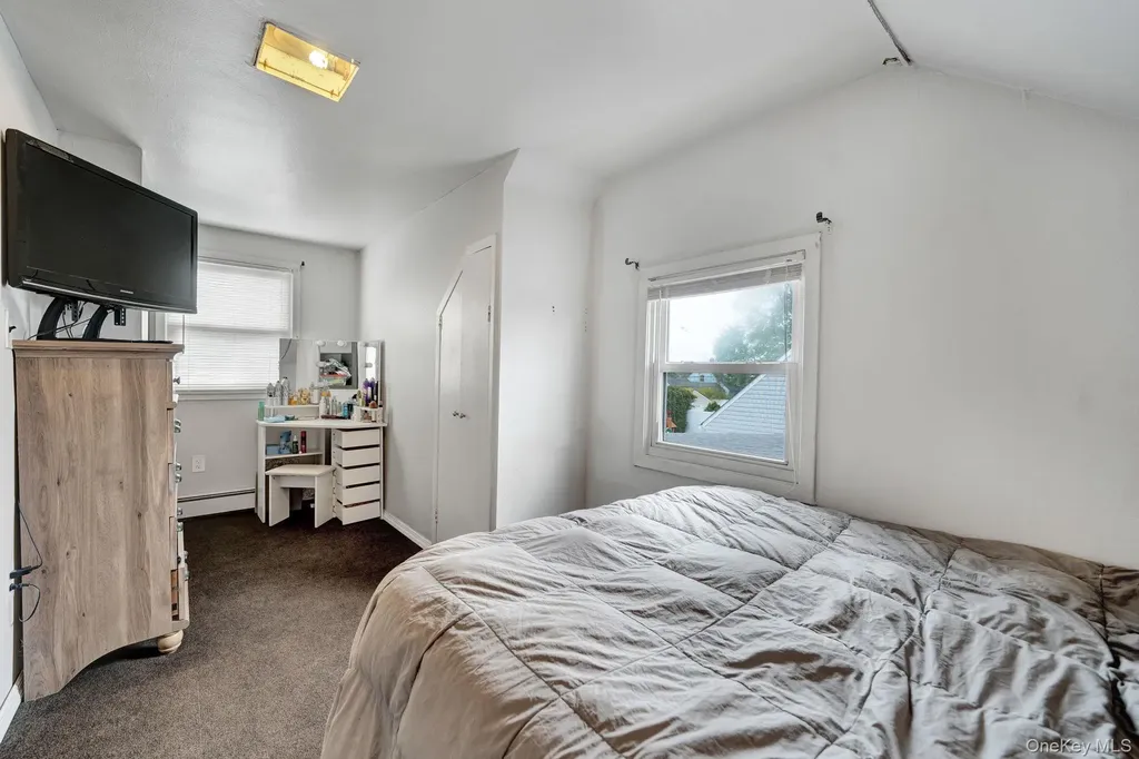 226 Old Farm Road Levittown NY 11756