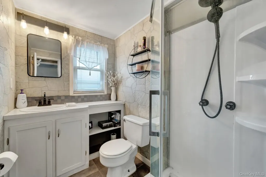 226 Old Farm Road Levittown NY 11756