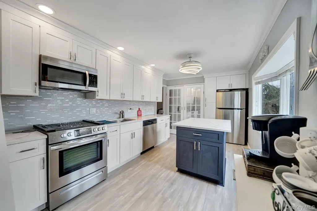 226 Old Farm Road Levittown NY 11756