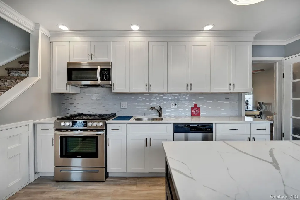226 Old Farm Road Levittown NY 11756