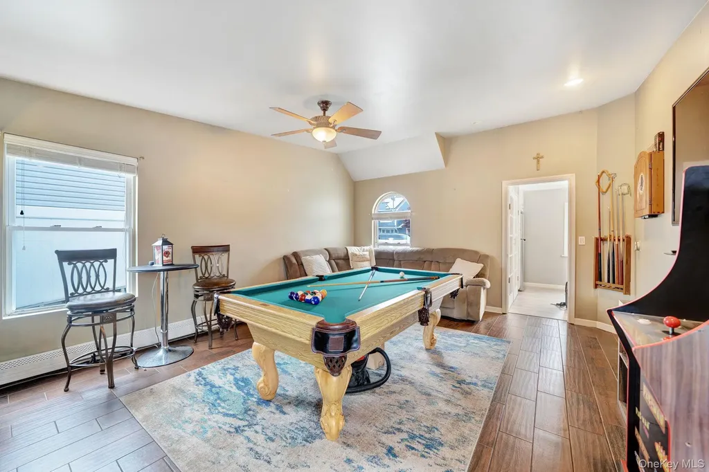 226 Old Farm Road Levittown NY 11756
