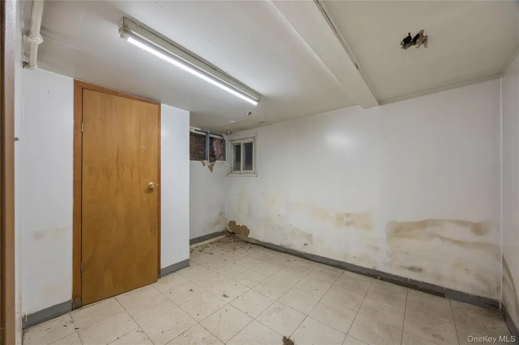 2412 Grand Avenue Bronx NY 10468