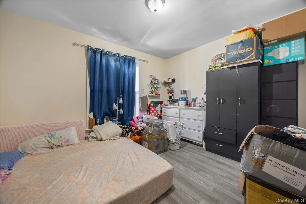 2412 Grand Avenue Bronx NY 10468
