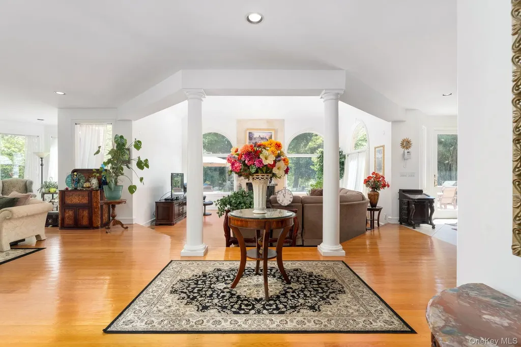 2 Spring Hill Road Nissequogue NY 11780