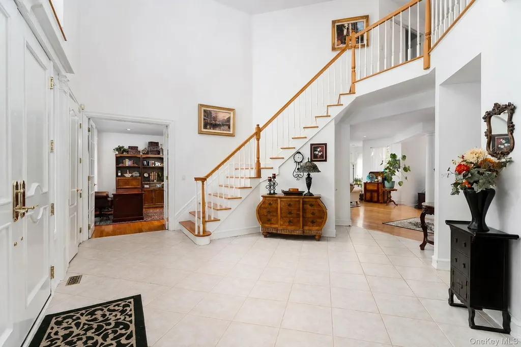 2 Spring Hill Road Nissequogue NY 11780