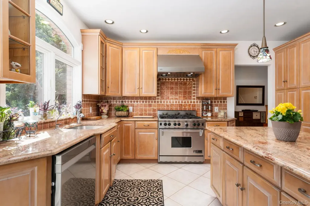 2 Spring Hill Road Nissequogue NY 11780