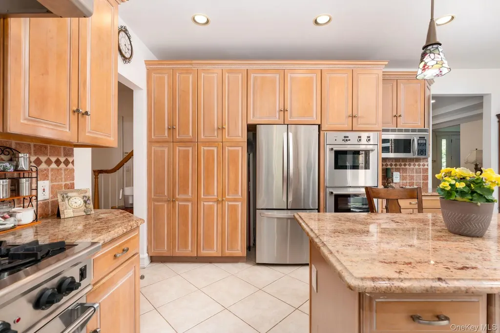 2 Spring Hill Road Nissequogue NY 11780