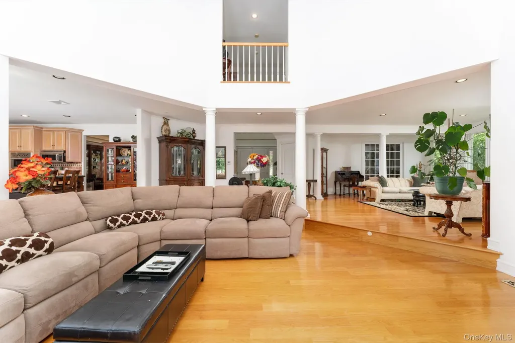 2 Spring Hill Road Nissequogue NY 11780