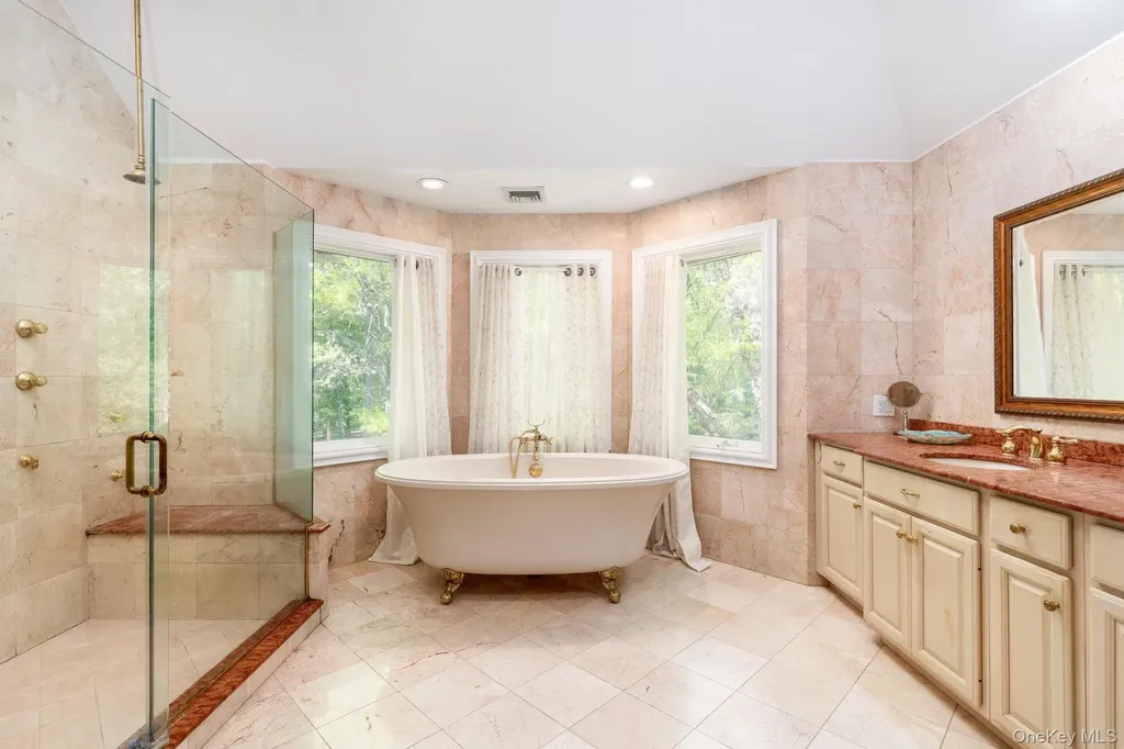 2 Spring Hill Road Nissequogue NY 11780