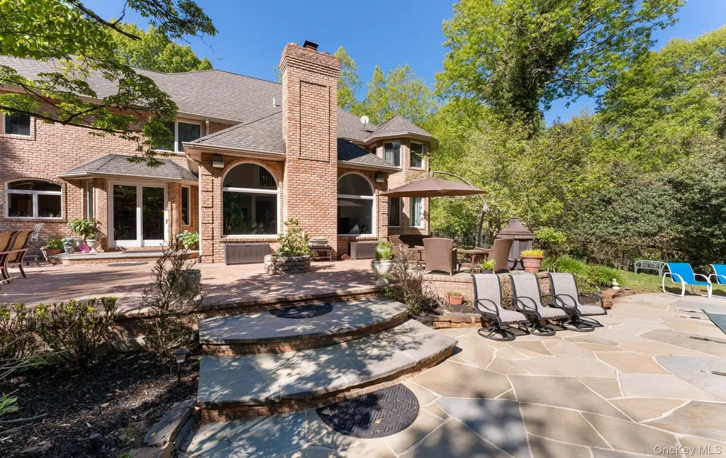 2 Spring Hill Road Nissequogue NY 11780