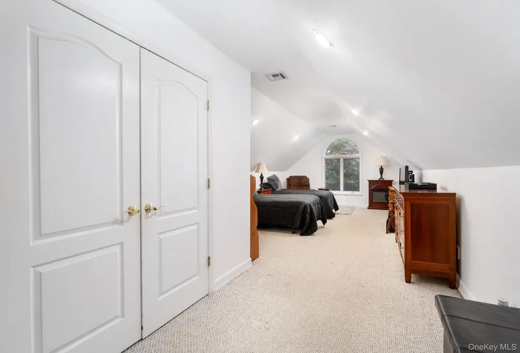 2 Spring Hill Road Nissequogue NY 11780