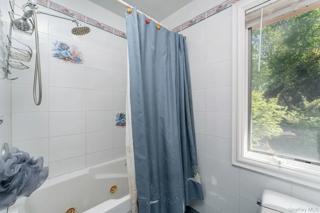 2 Spring Hill Road Nissequogue NY 11780