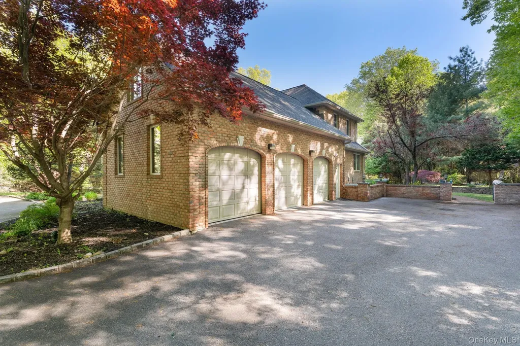 2 Spring Hill Road Nissequogue NY 11780